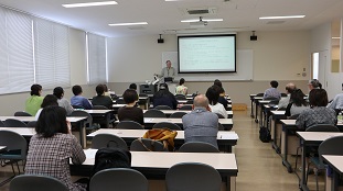 0525_山崎先生1-1.jpg