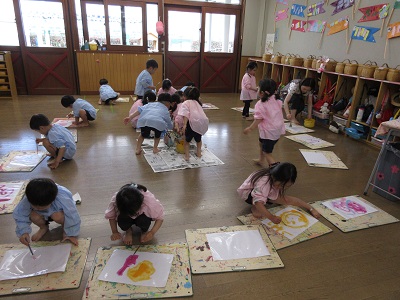 今日の幼稚園🖌🍎