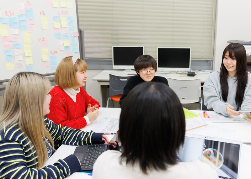 You can learn together with Japanese students!